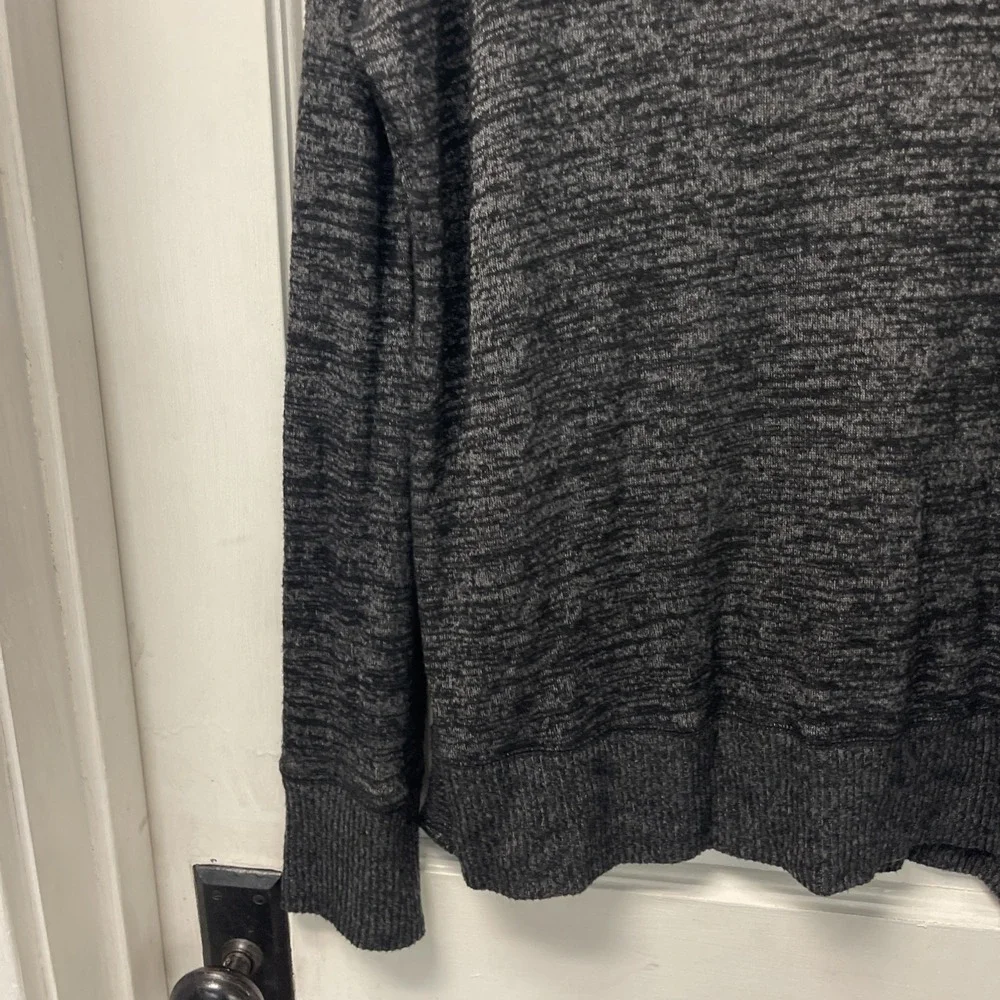 Maurices Gray Black Knit Pullover Sweater V-Neck Long Sleeve M Women